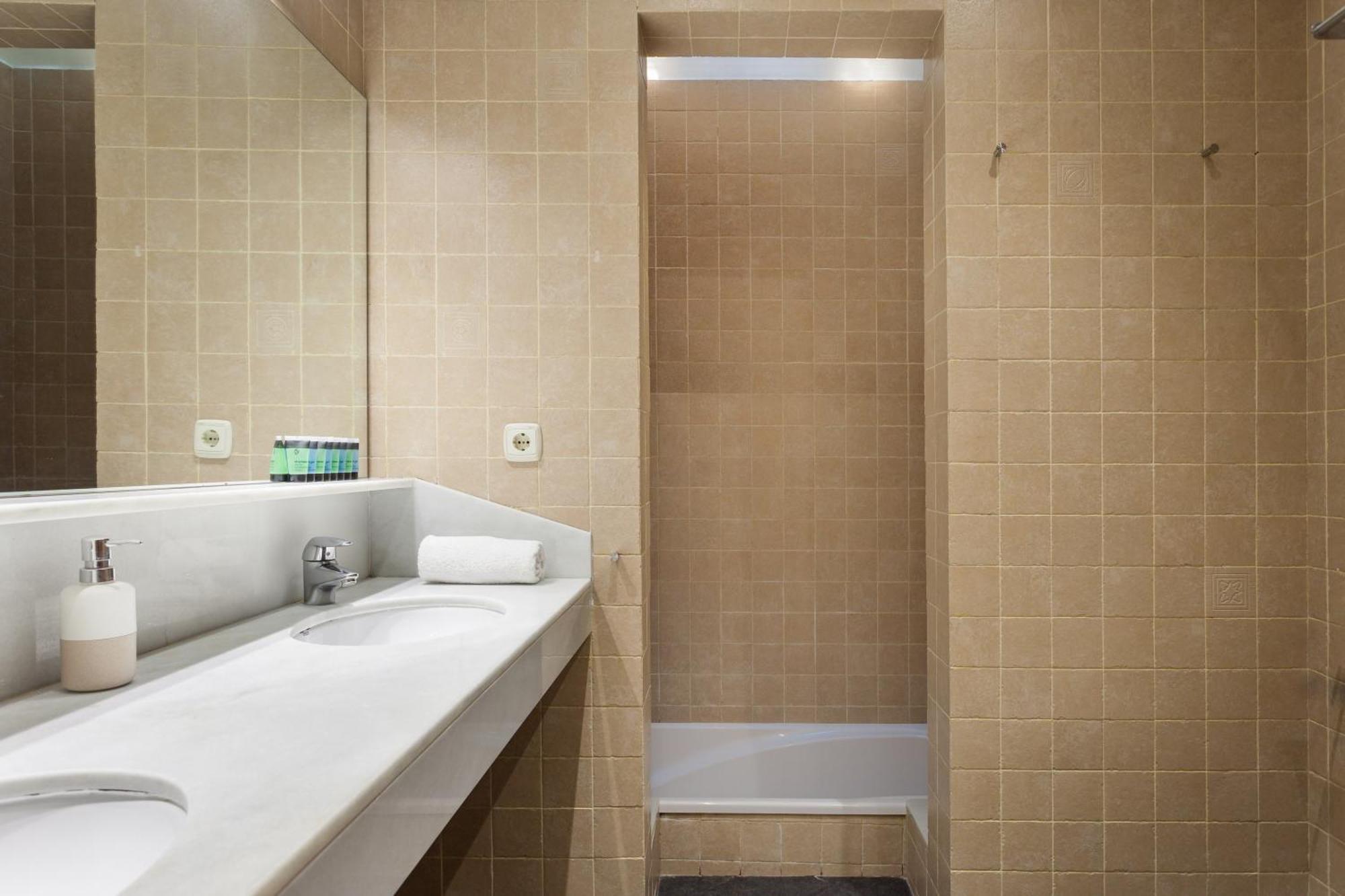 Art House Sagrada Familia Apartment Barcelona Exterior photo